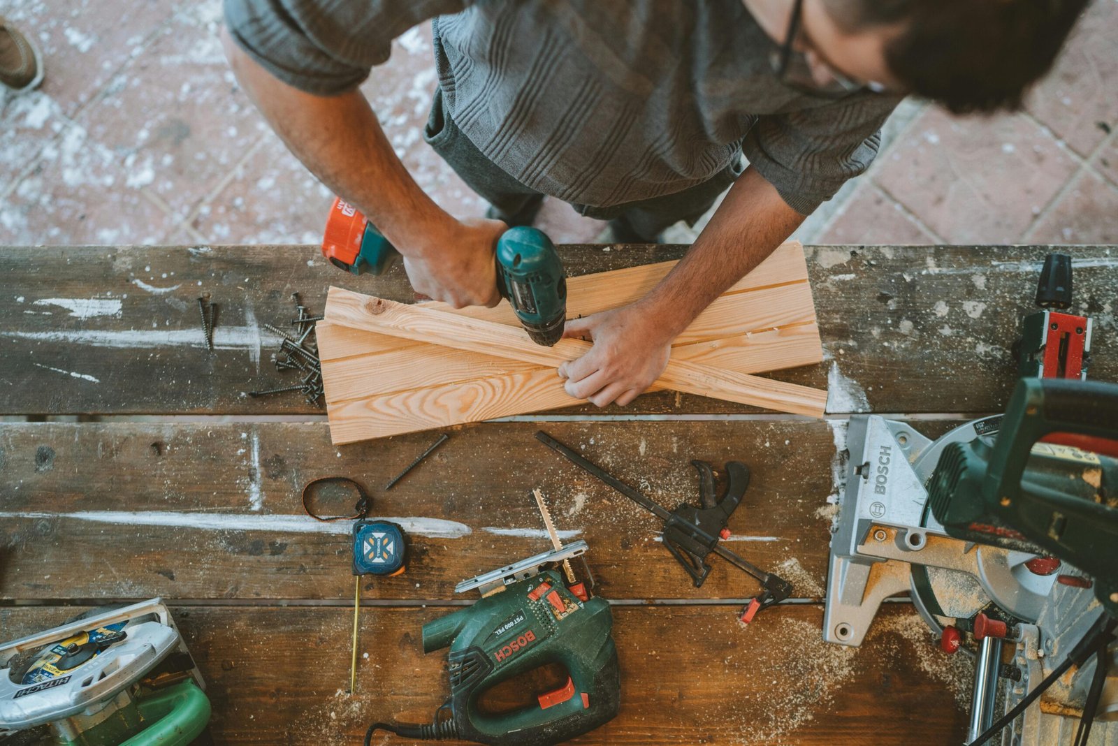 Read more about the article How to choose a carpentry company in Dubai wisely today