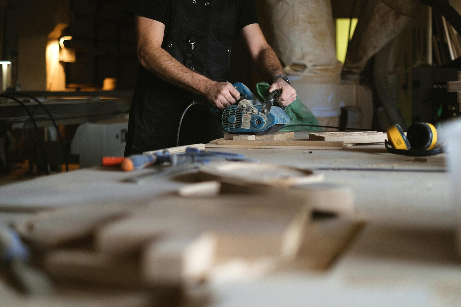 Read more about the article What Is Carpentry Works in Dubai and Its Uses Explained