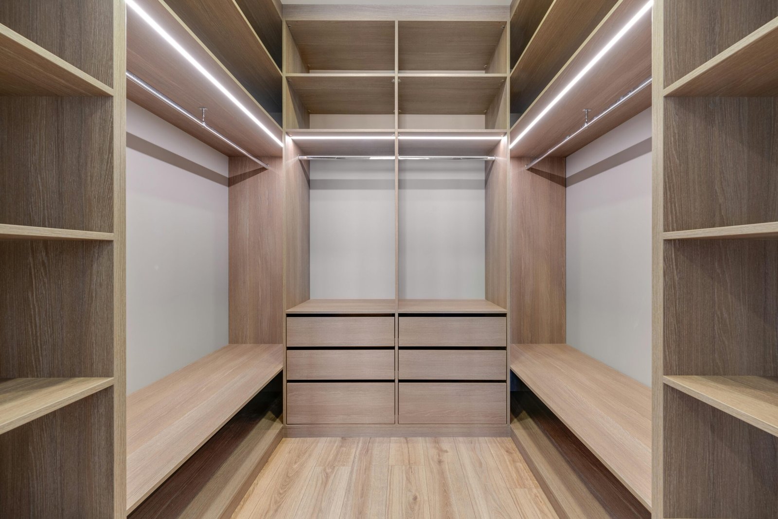 Read more about the article What Is Custom Wardrobe Dubai and Why Is It Popular